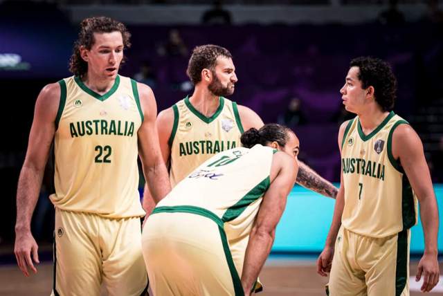 并且该届赛, 届冠军得主 并且该届赛, 届冠军得主