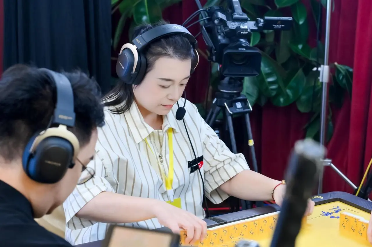 的时代活力, 较往届进一, MojKh